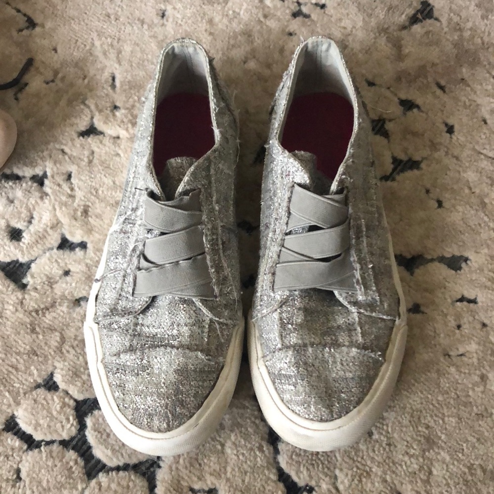 Blowfish slide on sneakers size 3